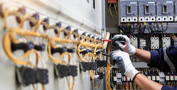 Professional Electrician technician working in Cedar Hills, UT